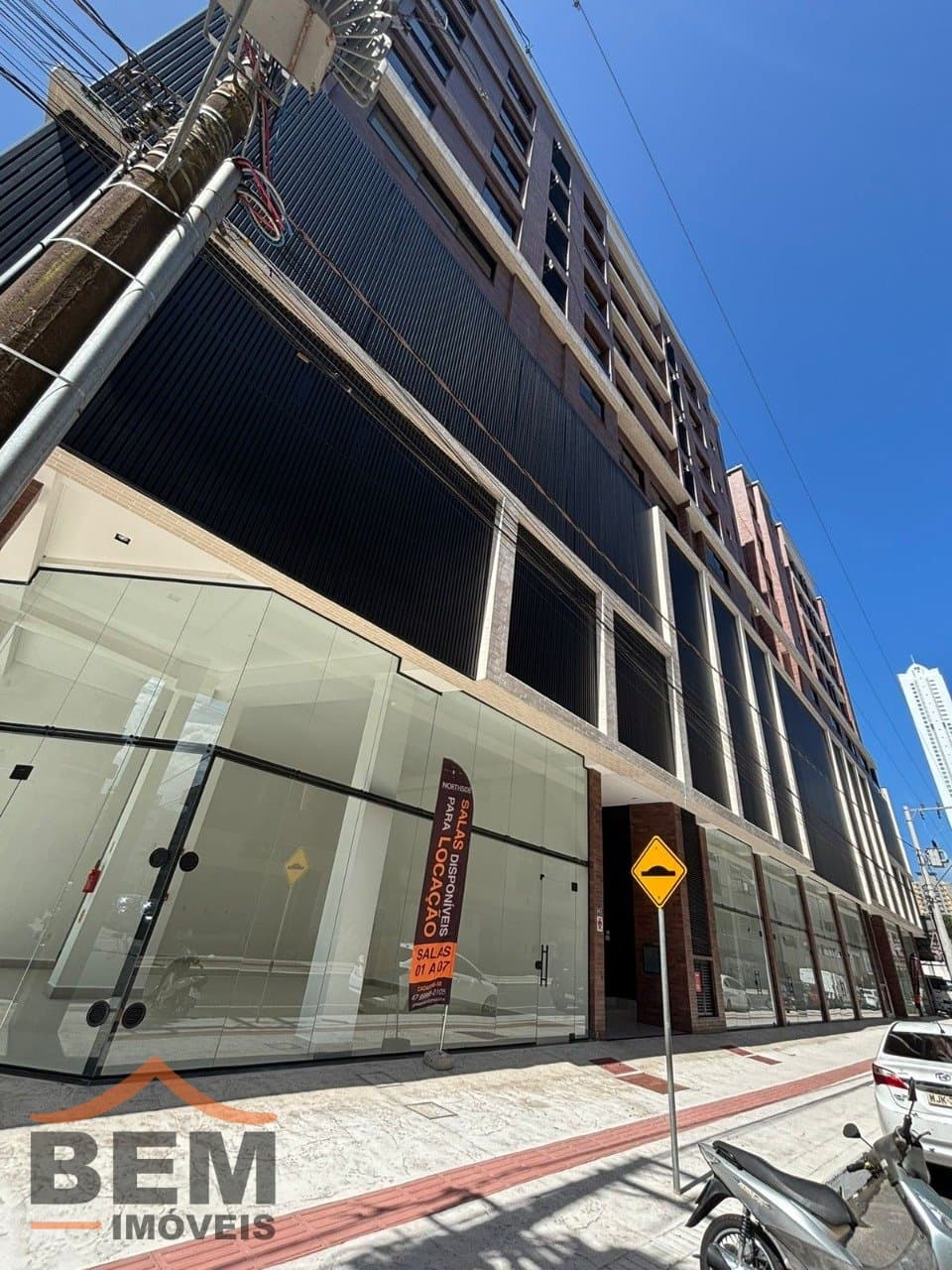 Salas/Conjuntos para Locação com 90m² no bairro Nações, em Balneário Camboriú: 04- FACHADA