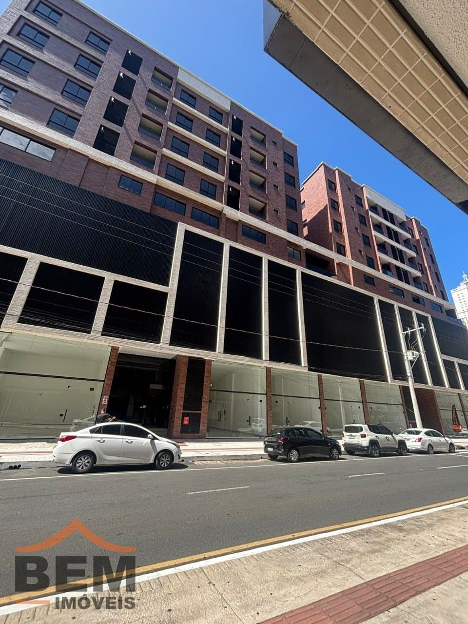 Salas/Conjuntos para Locação com 90m² no bairro Nações, em Balneário Camboriú: 08- FACHADA