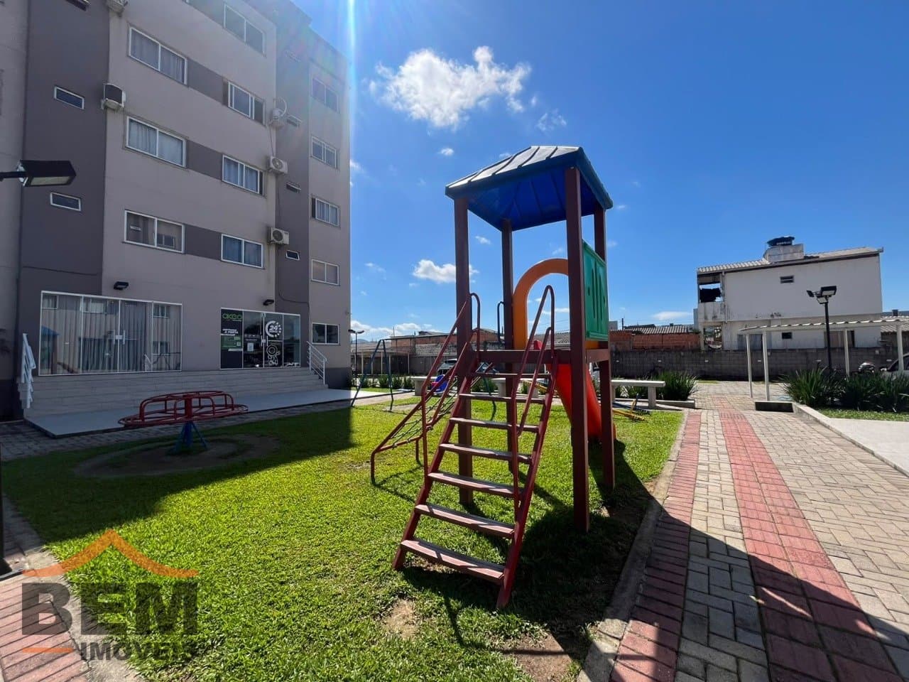 Apartamento para Locação com 2 quartos e 50m² no bairro Cordeiros, em Itajaí