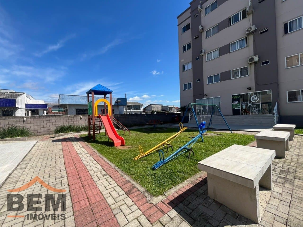Apartamento para Locação com 2 quartos e 50m² no bairro Cordeiros, em Itajaí