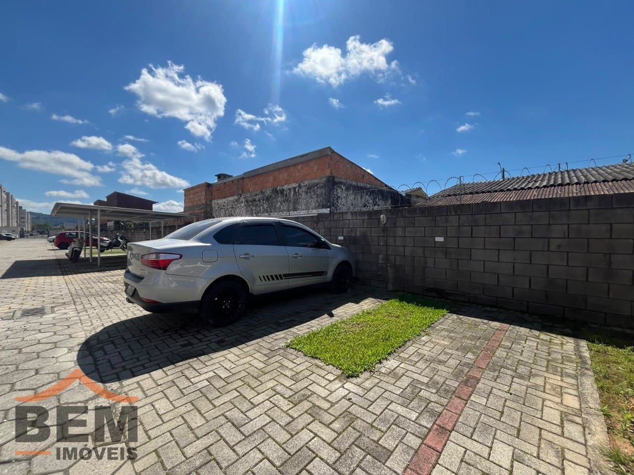 Apartamento para Locação com 2 quartos e 50m² no bairro Cordeiros, em Itajaí