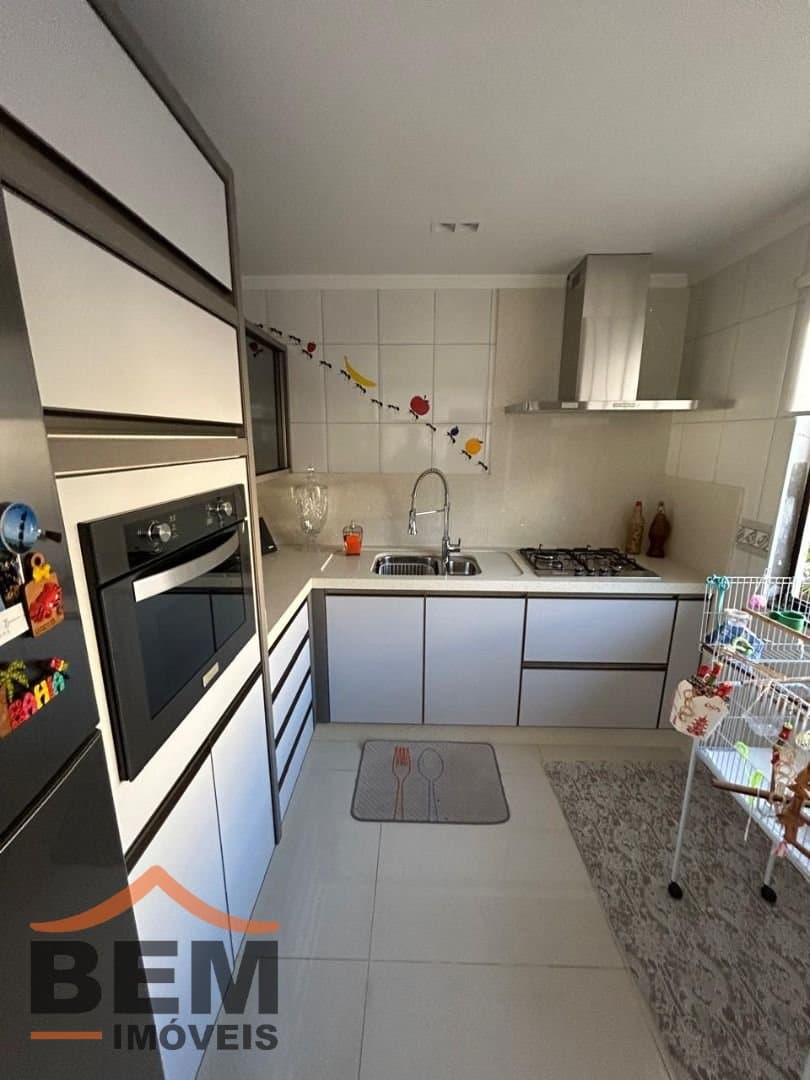 Casa para Venda com 4 quartos e 348m² no bairro Centro, em Camboriú