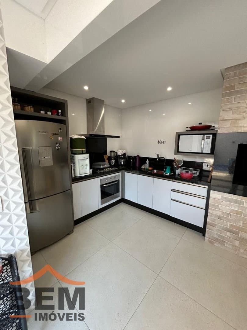 Casa para Venda com 4 quartos e 348m² no bairro Centro, em Camboriú
