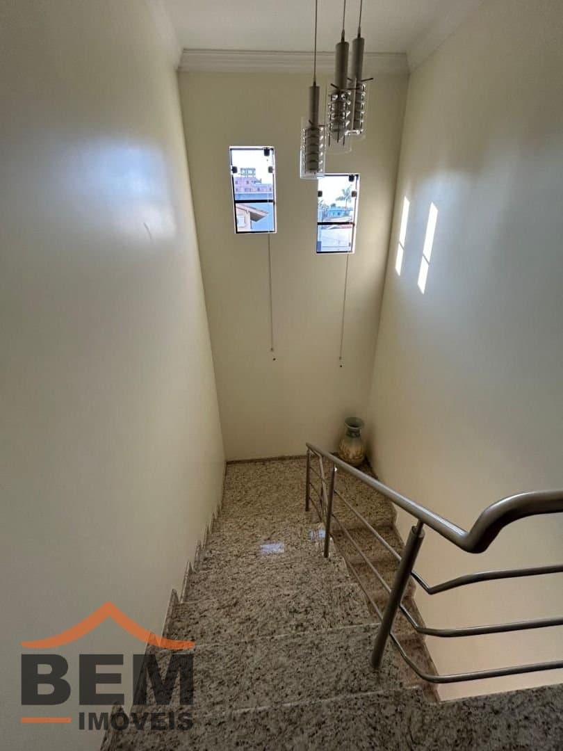 Casa para Venda com 4 quartos e 348m² no bairro Centro, em Camboriú