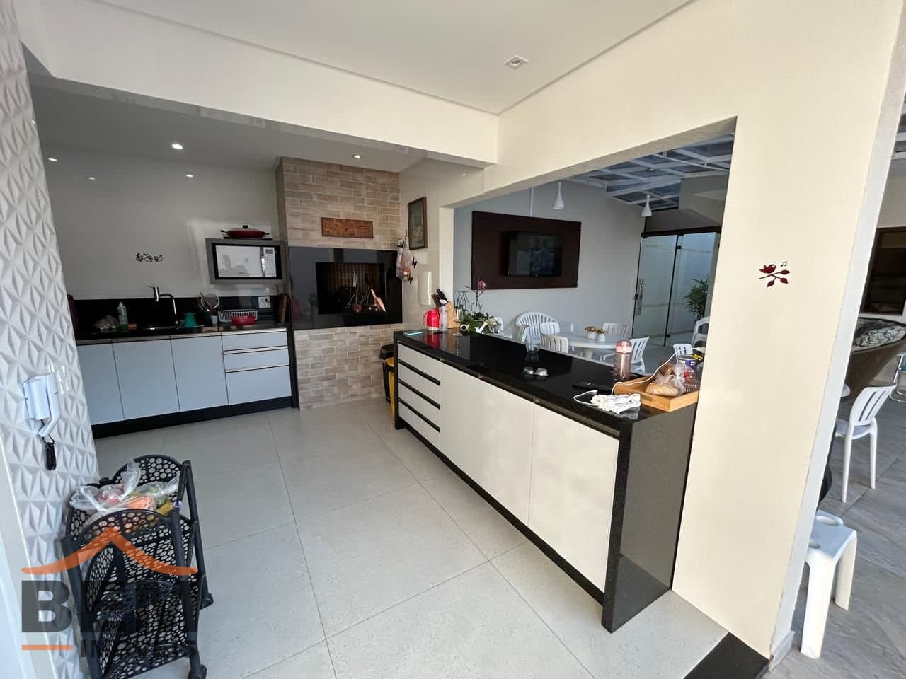 Casa para Venda com 4 quartos e 348m² no bairro Centro, em Camboriú