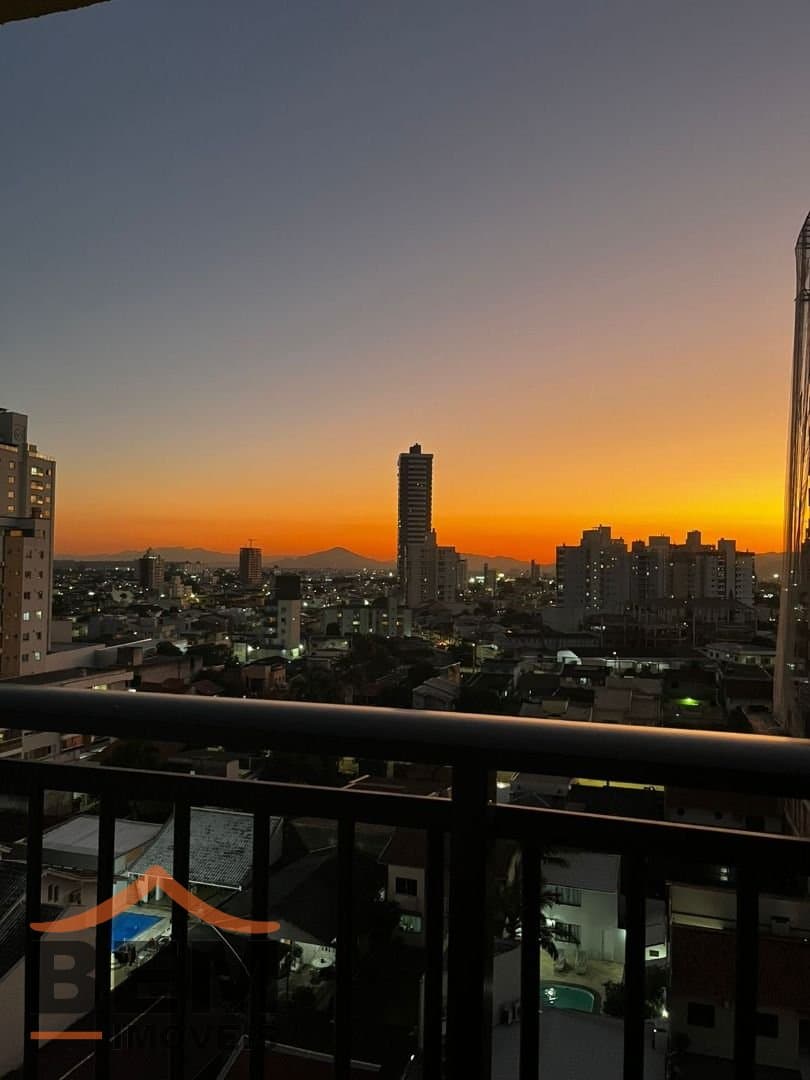 Apartamento para Venda com 2 quartos e 67m² no bairro Vila Operária, em Itajaí