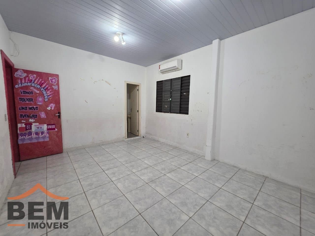 Salas/Conjuntos para Locação com 520m² no bairro Municipios, em Balneário Camboriú: 15- SALA COMERCIAL 