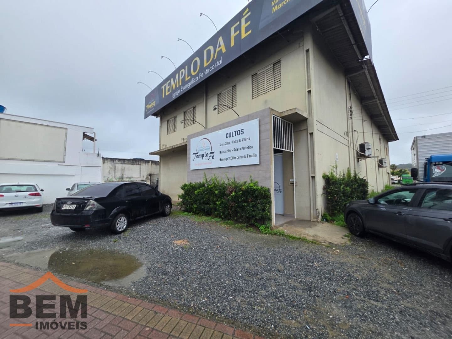 Salas/Conjuntos para Locação com 520m² no bairro Municipios, em Balneário Camboriú: 01- FACHADA