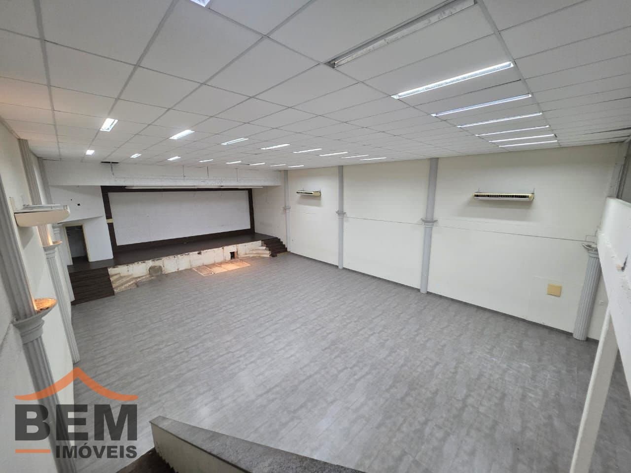 Salas/Conjuntos para Locação com 520m² no bairro Municipios, em Balneário Camboriú: 09-  SALA COMERCIAL 