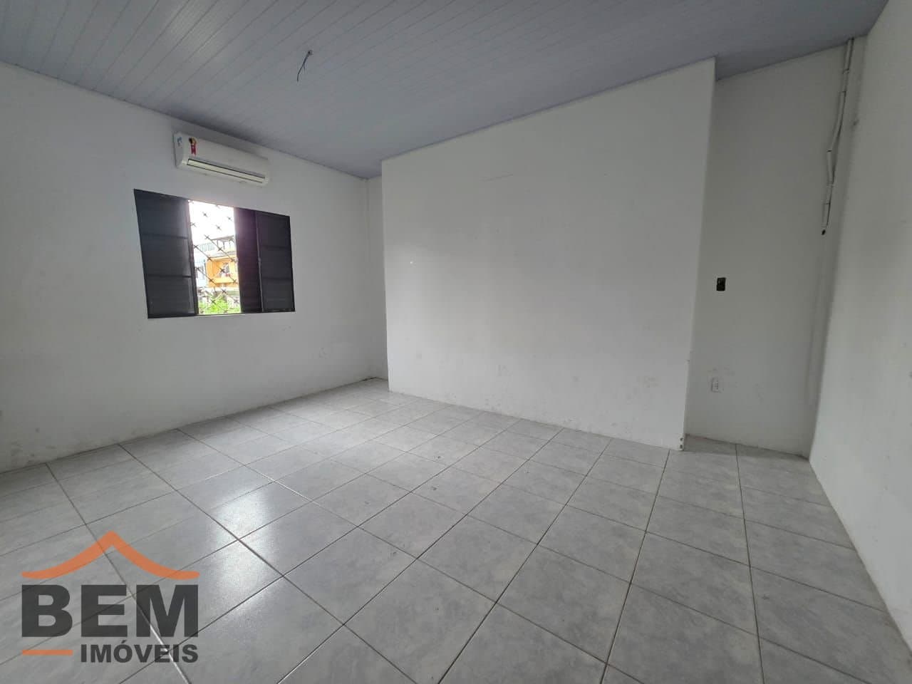 Salas/Conjuntos para Locação com 520m² no bairro Municipios, em Balneário Camboriú: 19- SALA COMERCIAL 