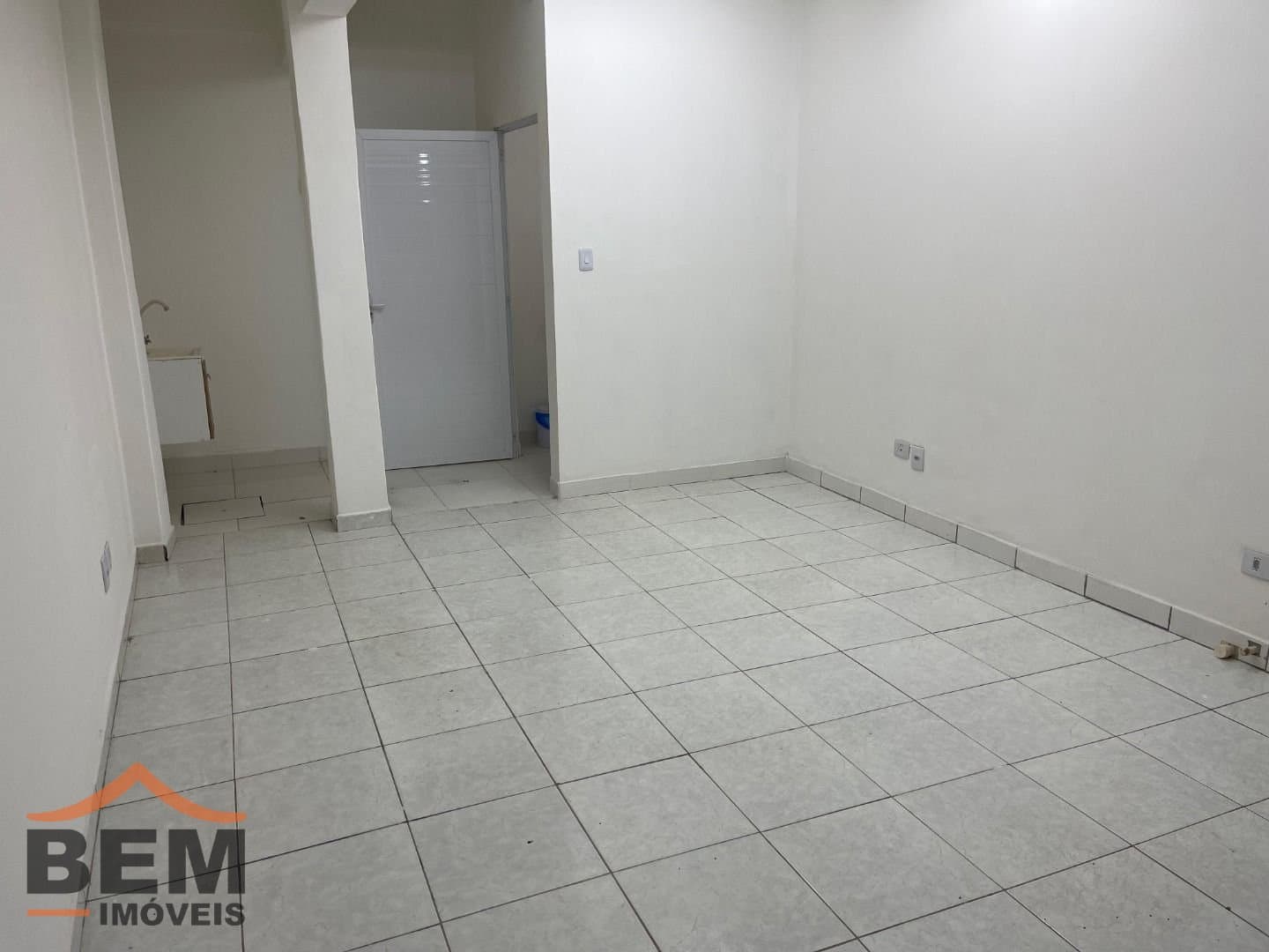 Salas/Conjuntos para Locação com 33m² no bairro Centro, em Camboriú: 06-  SALA COMERCIAL 