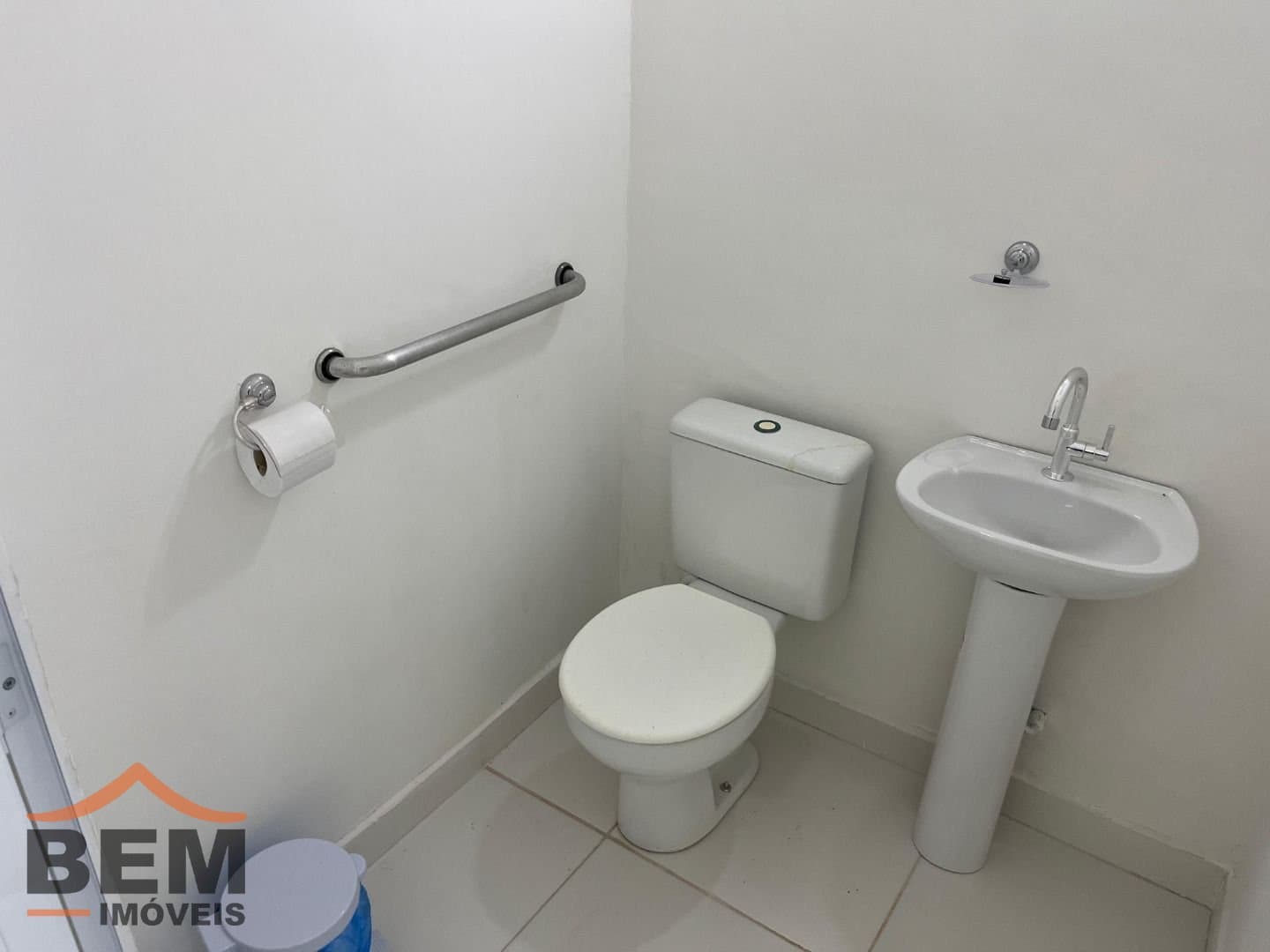 Salas/Conjuntos para Locação com 33m² no bairro Centro, em Camboriú: 05- BANHEIRO 