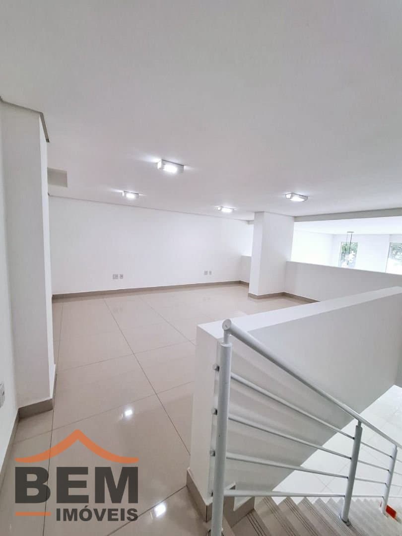 Salas/Conjuntos para Locação com 121m² no bairro Centro, em Balneário Camboriú: 06-  SALA COMERCIAL 
