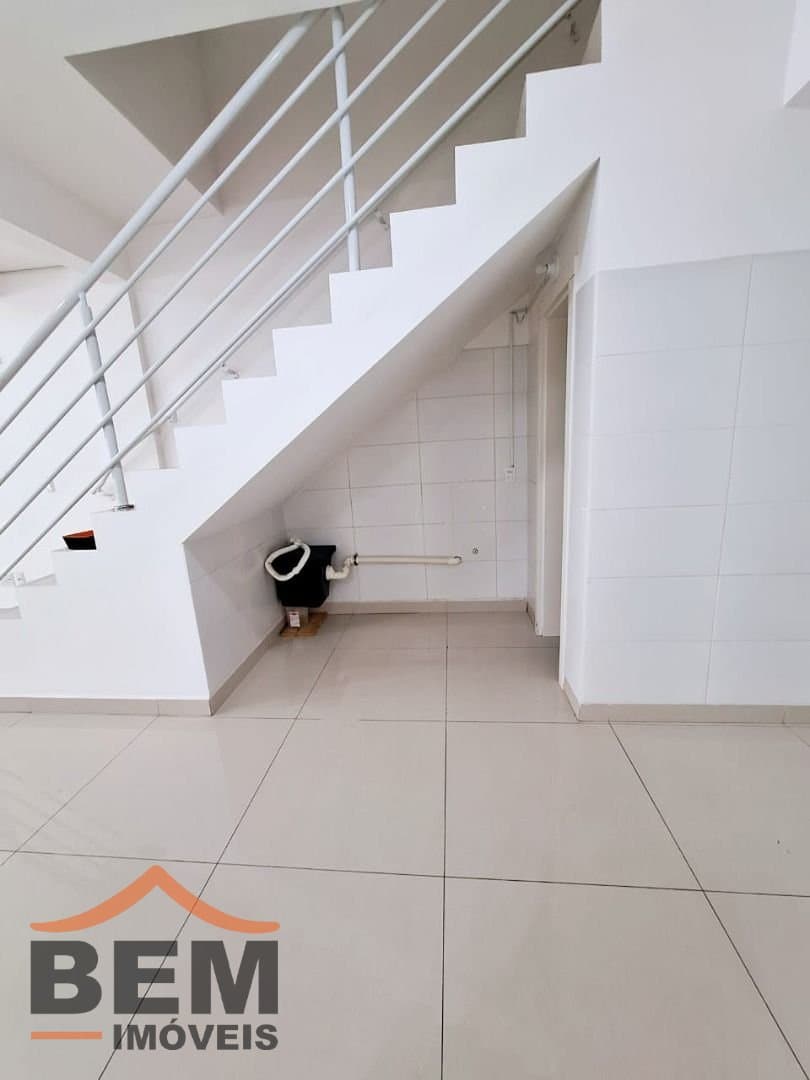 Salas/Conjuntos para Locação com 121m² no bairro Centro, em Balneário Camboriú: 10-  SALA COMERCIAL 