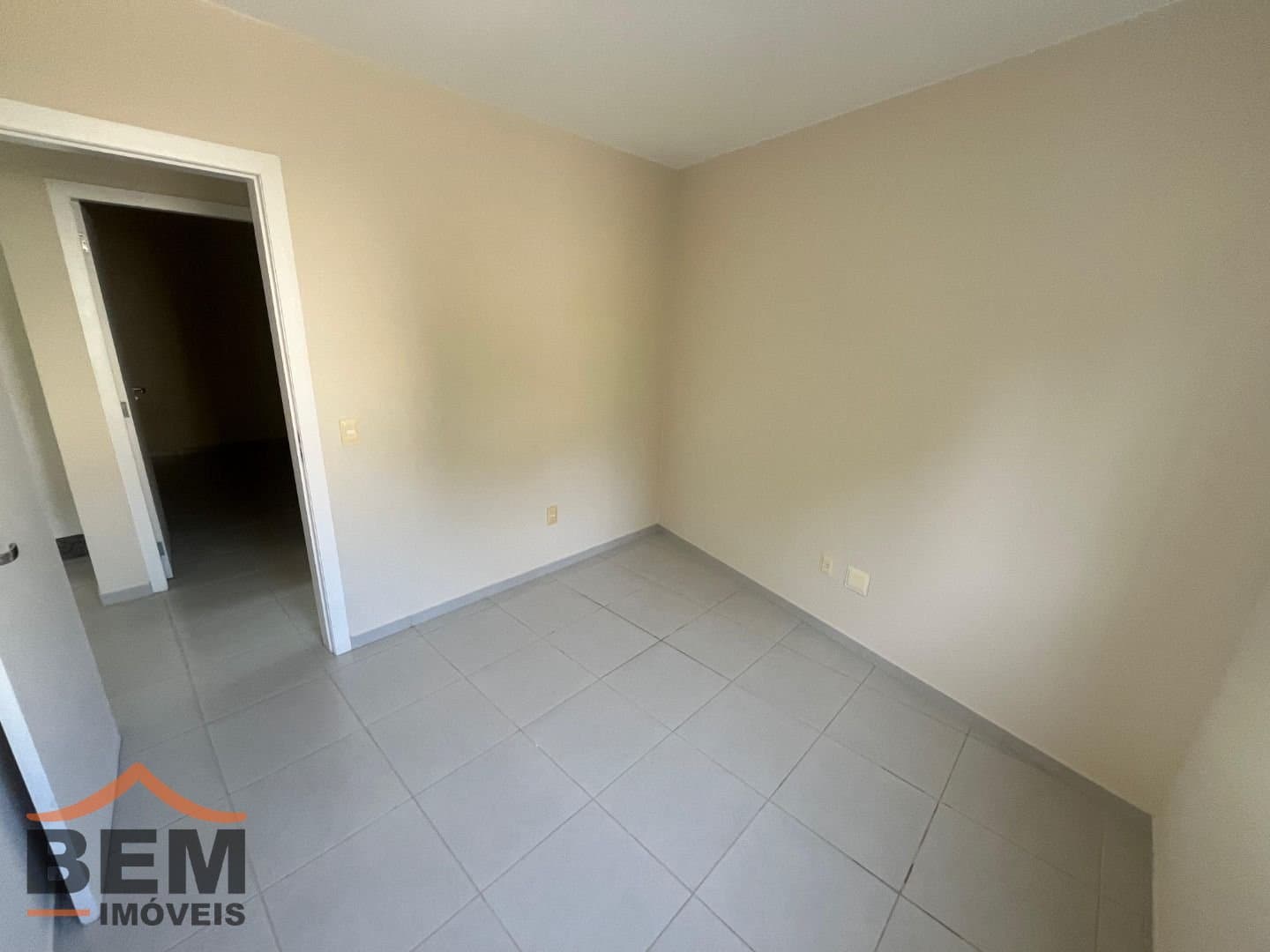 Apartamento para Locação com 2 quartos e 64m² no bairro São Francisco de Assis, em Camboriú: 05- SALA DE ESTAR 