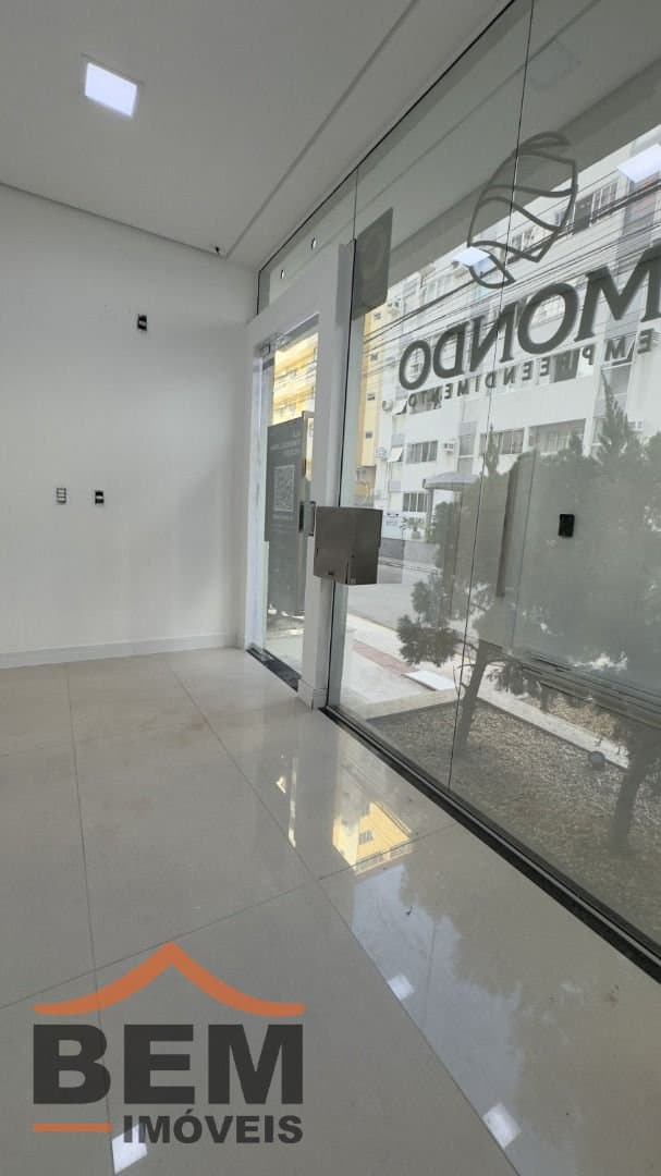 Salas/Conjuntos para Locação com 105m² no bairro Pioneiros, em Balneário Camboriú: 02- FACHADA