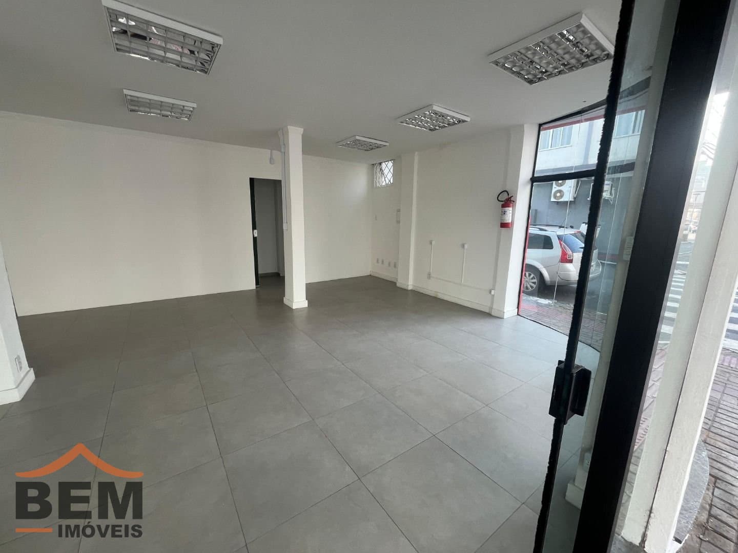 Salas/Conjuntos para Locação com 60m² no bairro Centro, em Balneário Camboriú: 07- SALA COMERCIAL 