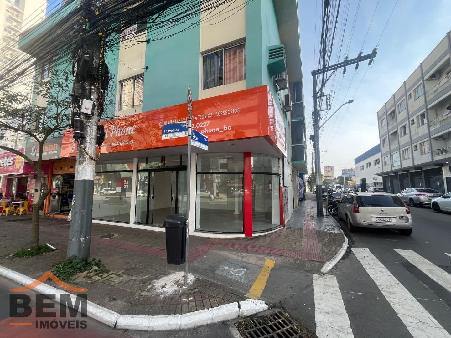 Salas/Conjuntos para Locação com 60m² no bairro Centro, em Balneário Camboriú: 03-  FACHADA