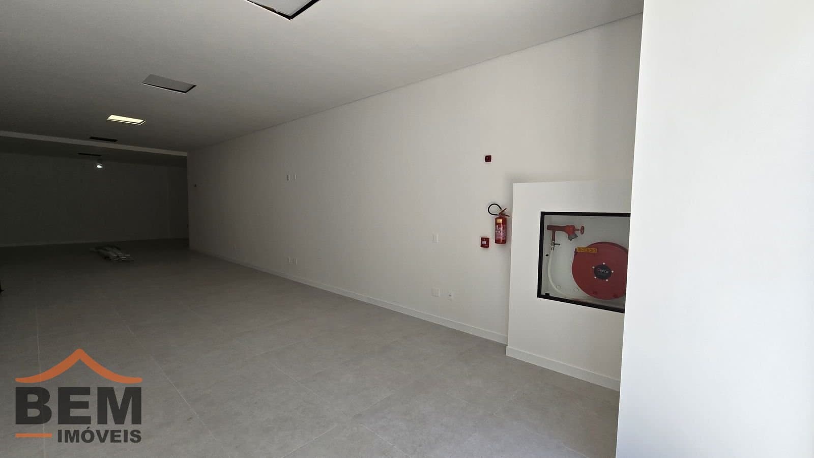 Salas/Conjuntos para Locação com 107m² no bairro Centro, em Balneário Camboriú: 08- SALA COMERCIAL 