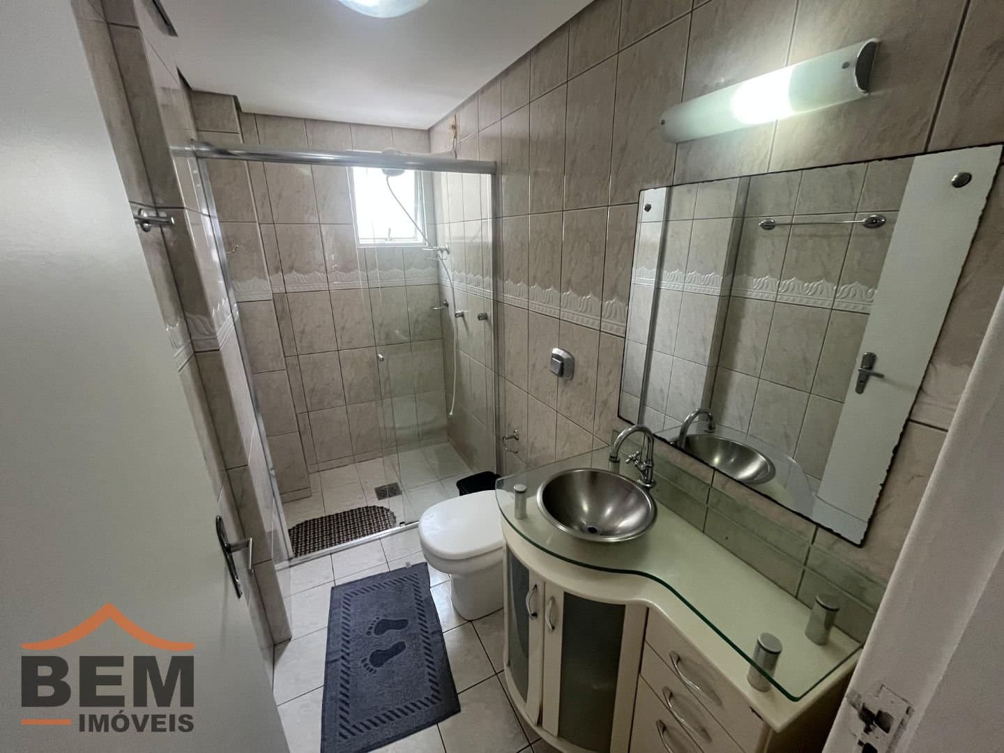 Apartamento para Locação com 3 quartos e 92m² no bairro Centro, em Balneário Camboriú: 10- BANHEIRO 02