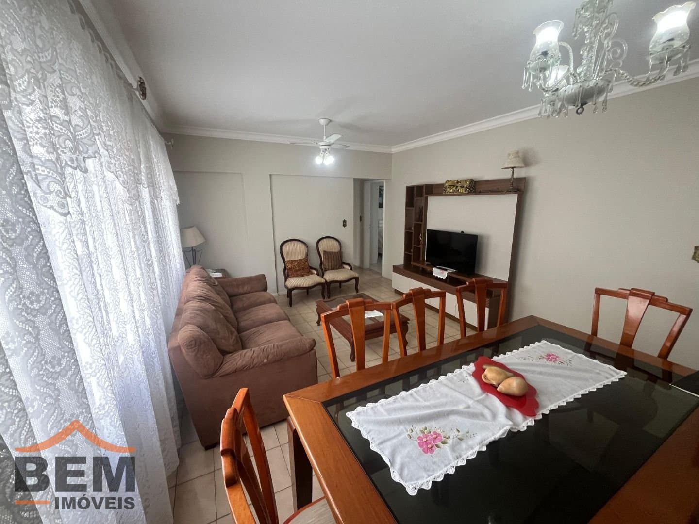 Apartamento para Locação com 3 quartos e 92m² no bairro Centro, em Balneário Camboriú: 05- SALA DE ESTAR 