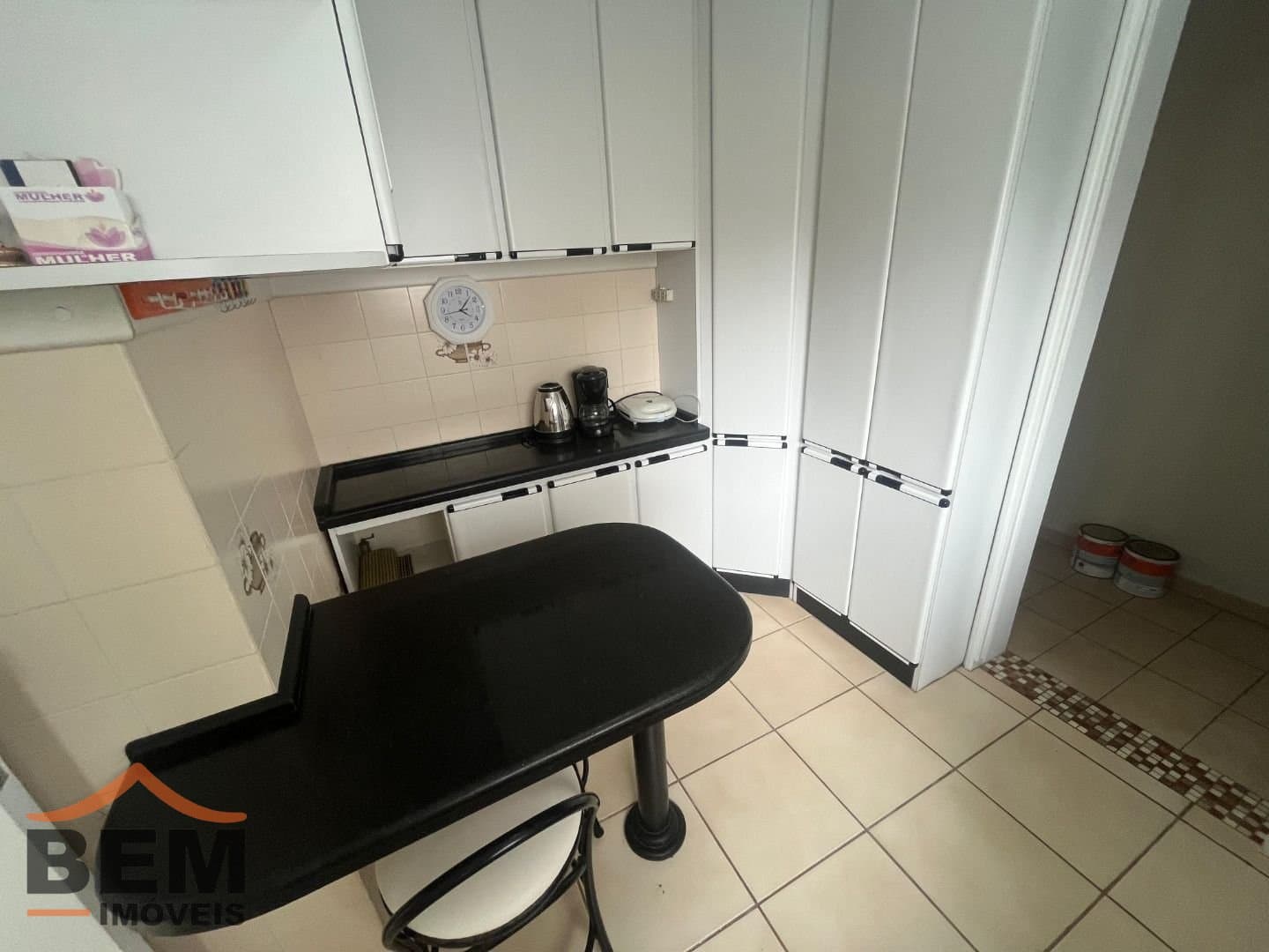 Apartamento para Locação com 3 quartos e 92m² no bairro Centro, em Balneário Camboriú: 13- COZINHA 