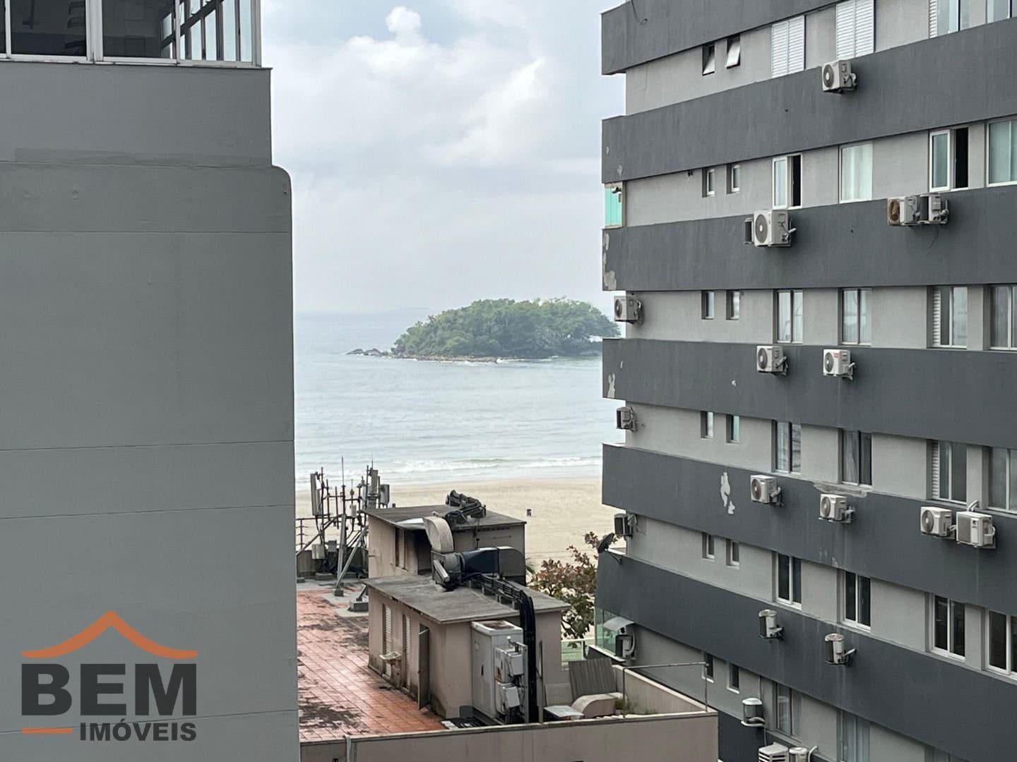 Apartamento para Locação com 3 quartos e 92m² no bairro Centro, em Balneário Camboriú: 02- VISTA