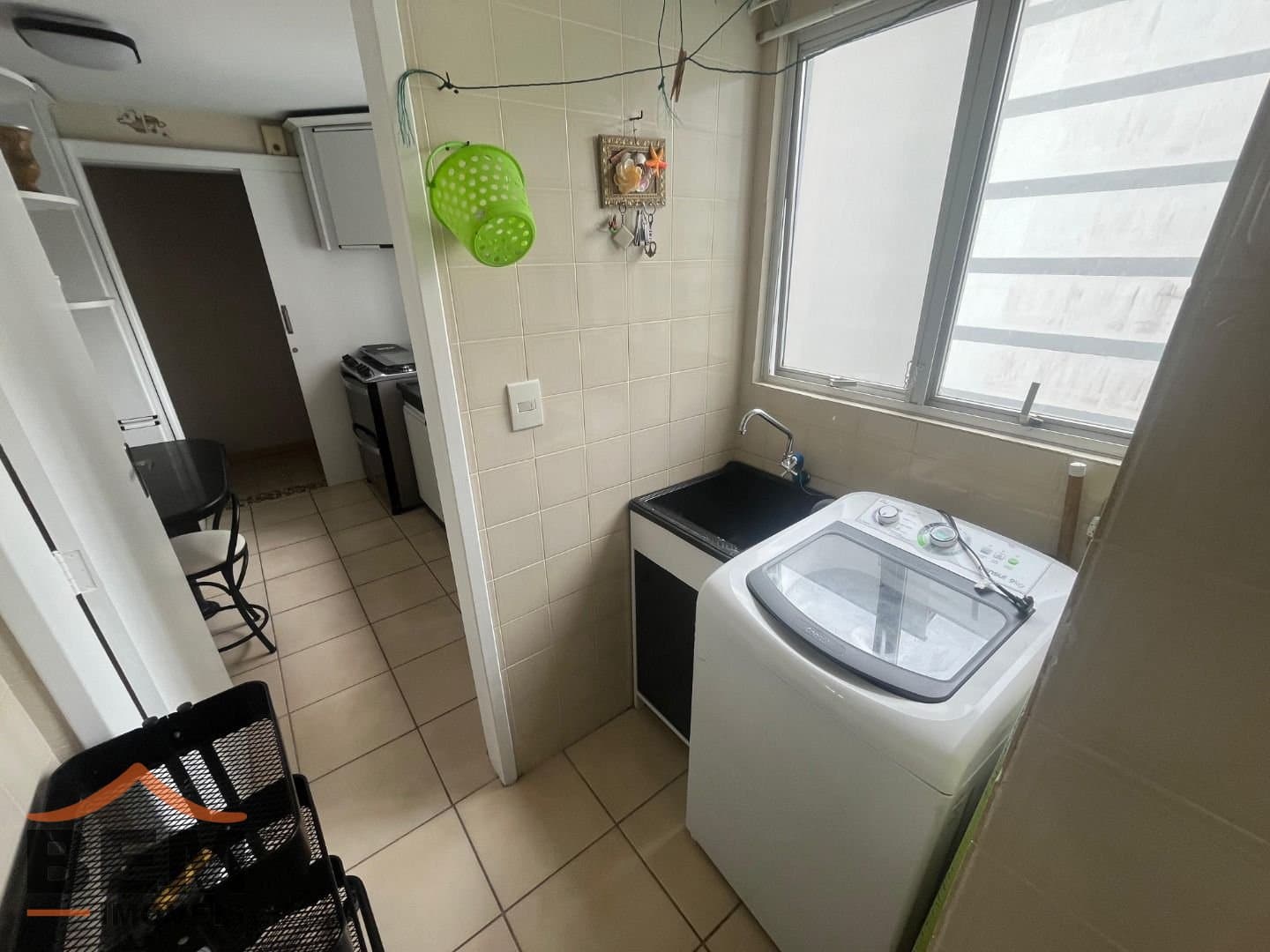 Apartamento para Locação com 3 quartos e 92m² no bairro Centro, em Balneário Camboriú: 11- LAVANDERIA