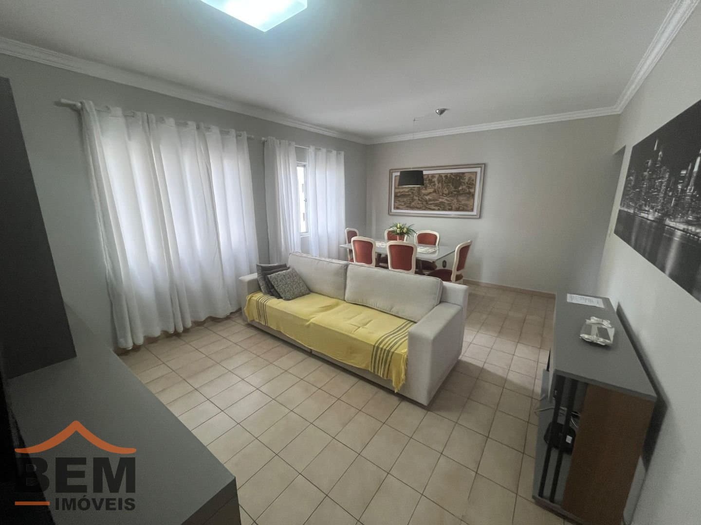 Apartamento para Locação com 3 quartos e 92m² no bairro Centro, em Balneário Camboriú: 03- SALA DE ESTAR 