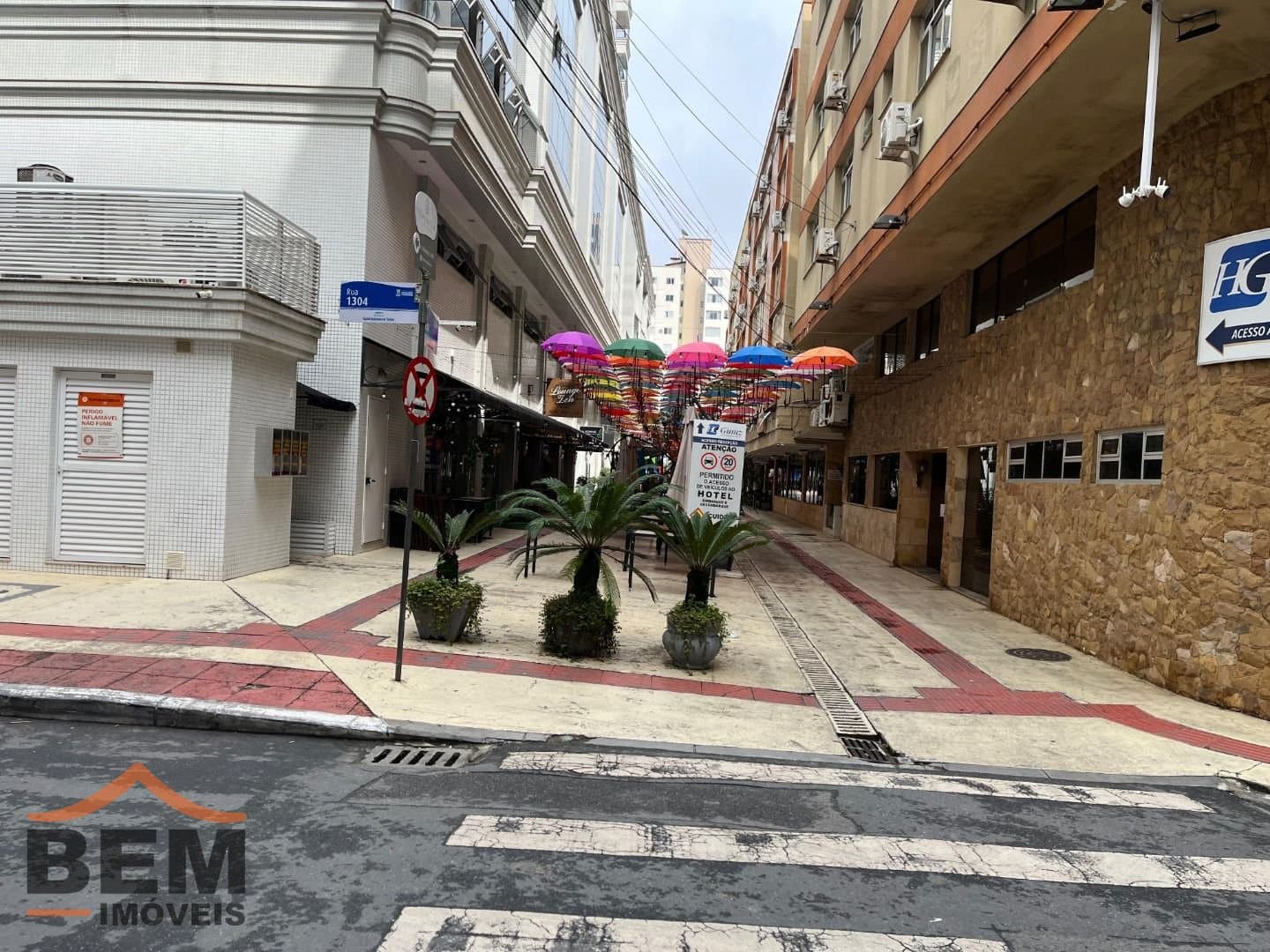 Apartamento para Locação com 3 quartos e 92m² no bairro Centro, em Balneário Camboriú: 17- VISTA