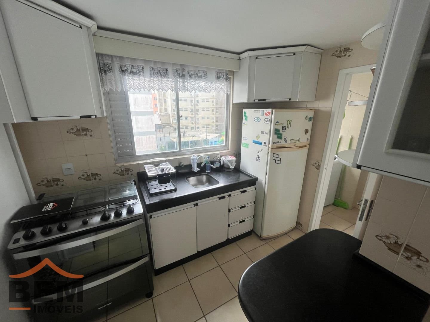Apartamento para Locação com 3 quartos e 92m² no bairro Centro, em Balneário Camboriú: 15- COZINHA 
