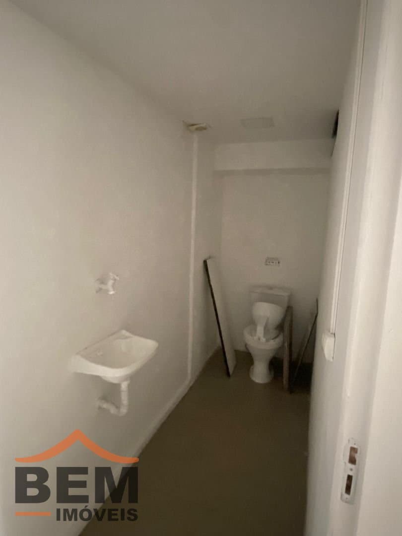 Salas/Conjuntos com 56m² no bairro Centro, em Balneário Camboriú: 07- BANHEIRO
