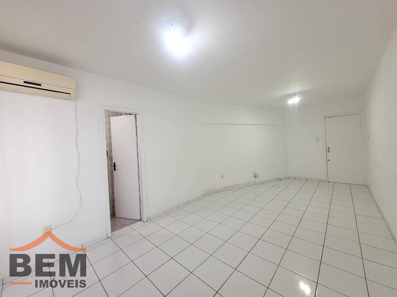 Salas/Conjuntos para Locação com 20m² no bairro Centro, em Itajaí