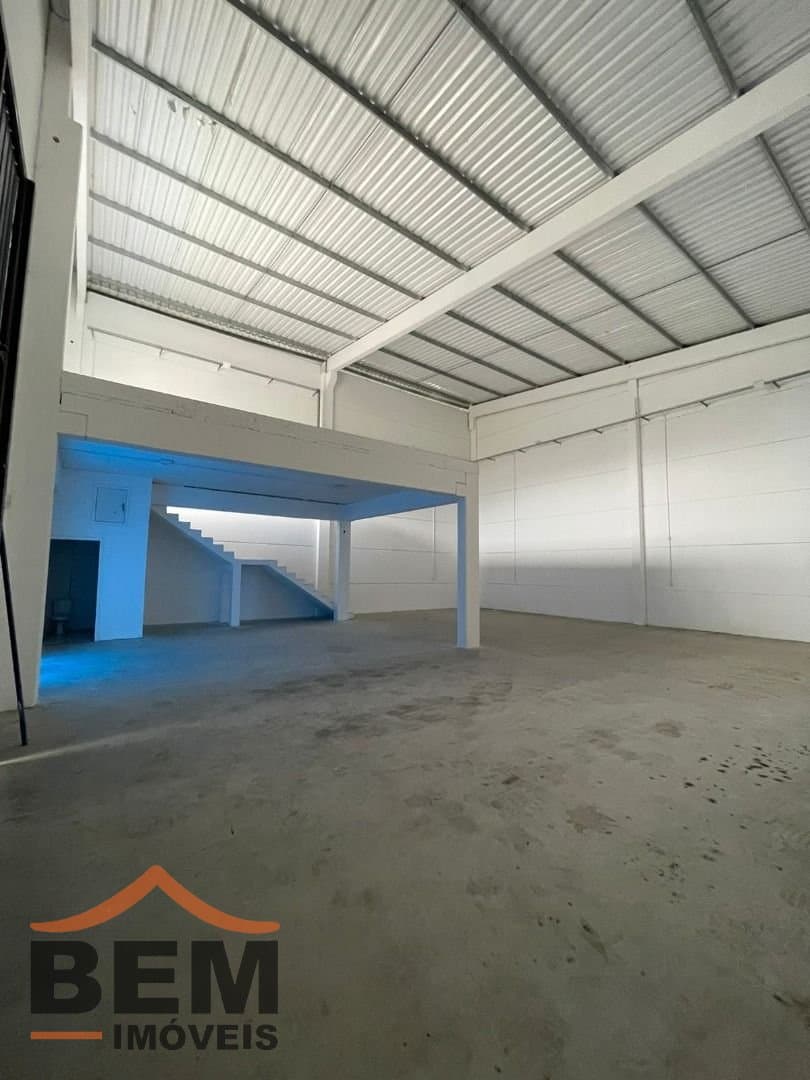 Galpão para Locação com 260m² no bairro Nova Esperança, em Balneário Camboriú: 14- GALPÃO 