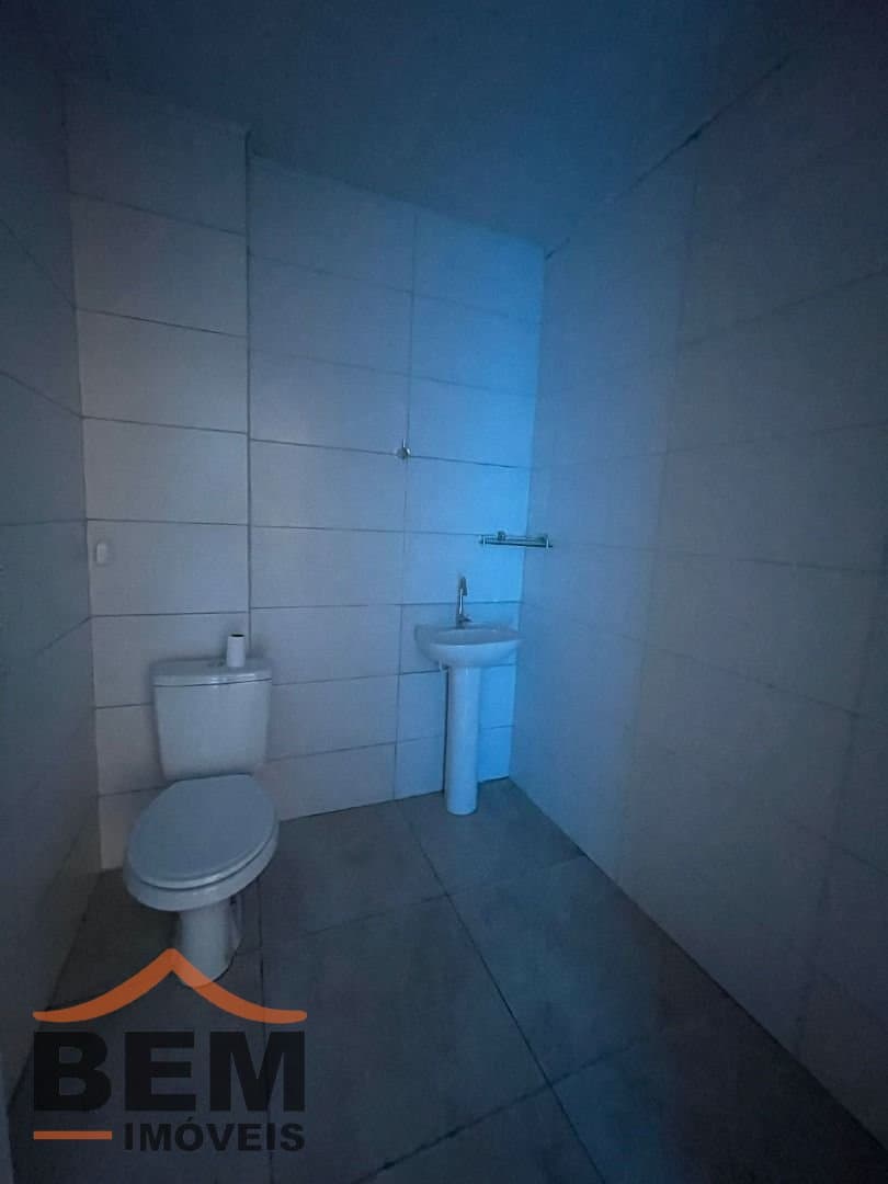 Galpão para Locação com 260m² no bairro Nova Esperança, em Balneário Camboriú: 07- BANHEIRO 