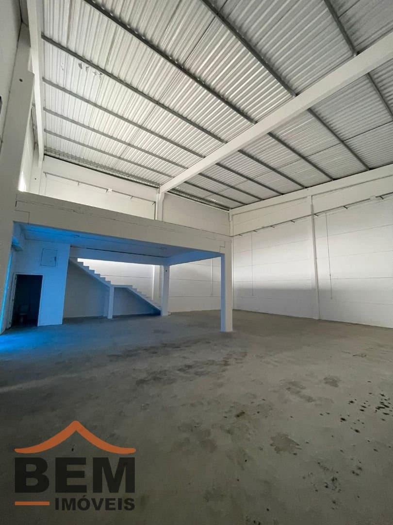 Galpão para Locação com 260m² no bairro Nova Esperança, em Balneário Camboriú: 06- GALPÃO 
