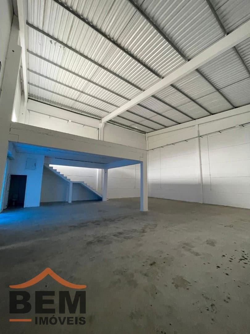 Galpão para Locação com 260m² no bairro Nova Esperança, em Balneário Camboriú: 03- GALPÃO 
