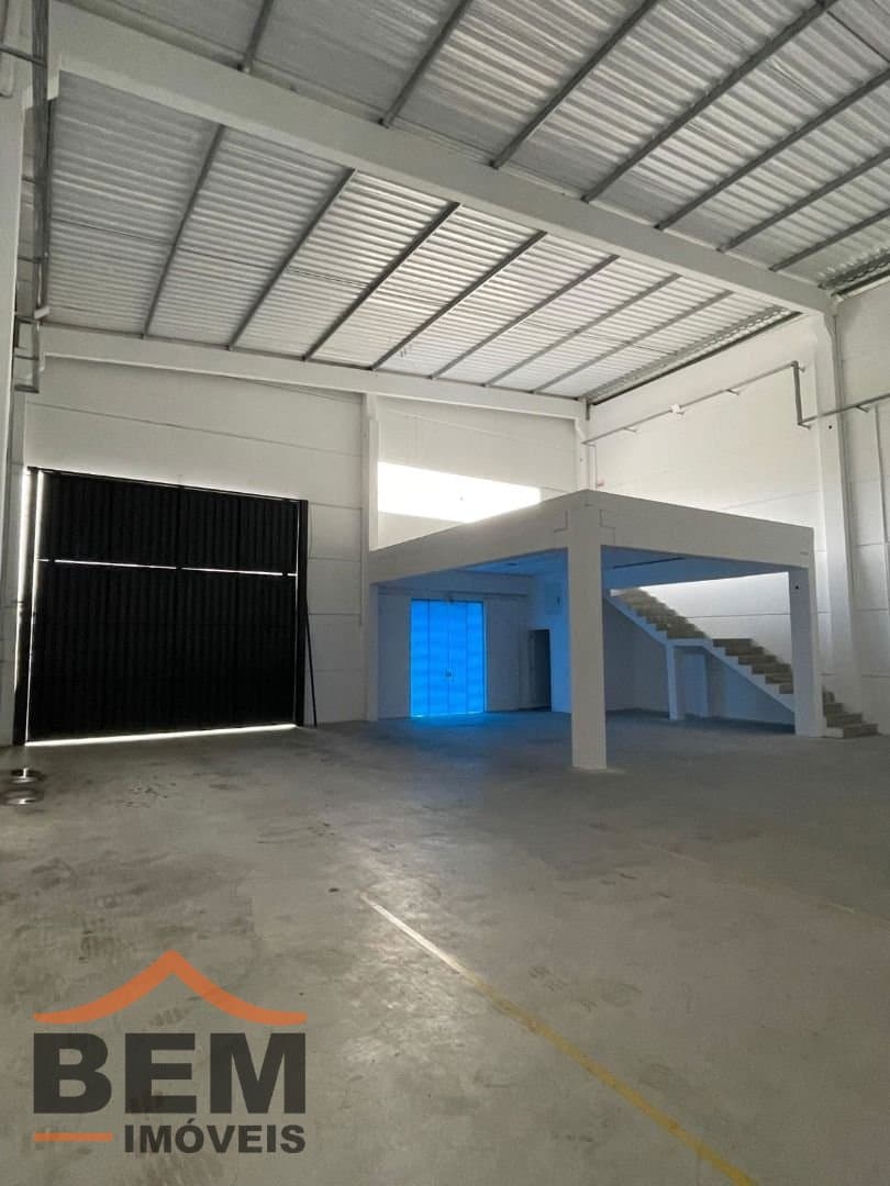 Galpão para Locação com 260m² no bairro Nova Esperança, em Balneário Camboriú: 02- GALPÃO 