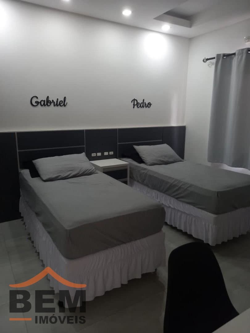 Casa para Venda com 5 quartos e 182m² no bairro São João, em Itajaí