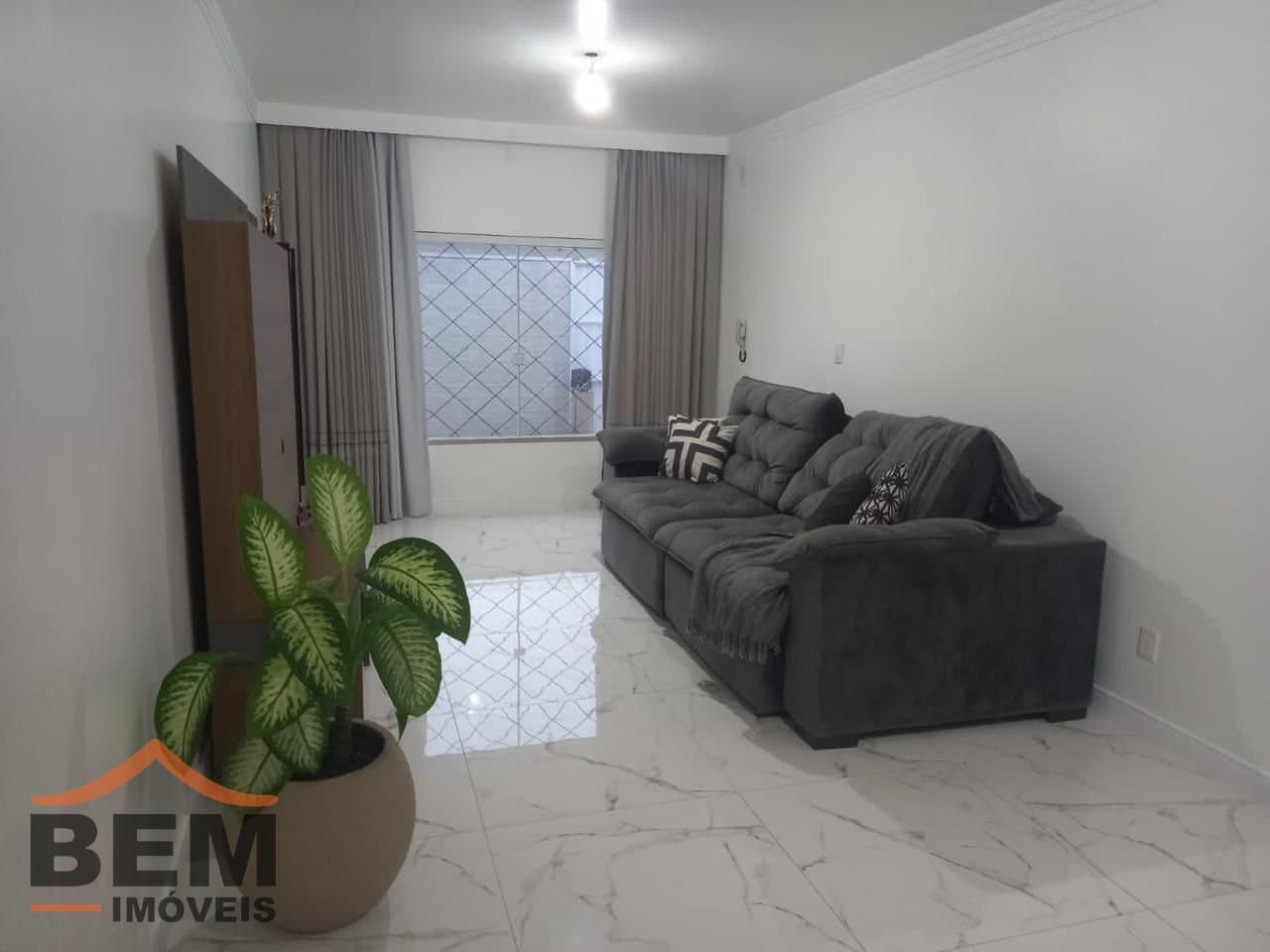 Casa para Venda com 5 quartos e 182m² no bairro São João, em Itajaí