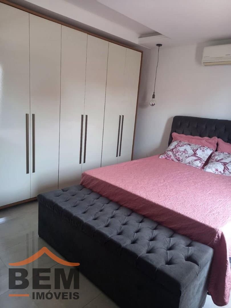 Casa para Venda com 5 quartos e 182m² no bairro São João, em Itajaí