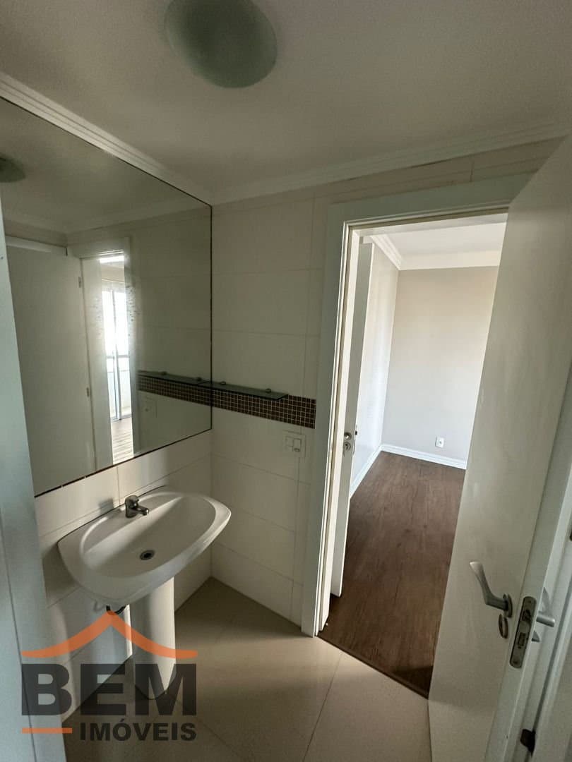 Apartamento com 3 quartos e 107m² no bairro Santa Clara, em Itajaí