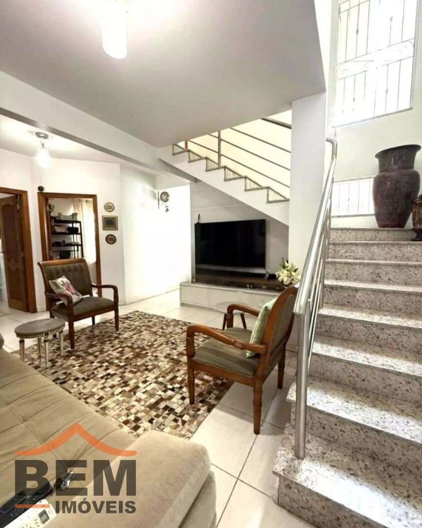 Casa para Venda com 3 quartos e 343m² no bairro Centro, em Itajaí