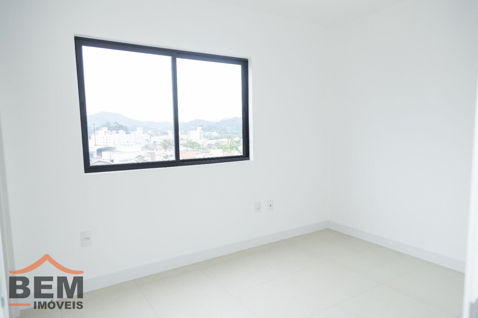 Apartamento para Venda com 3 quartos e 109m² no bairro Centro, em Camboriú