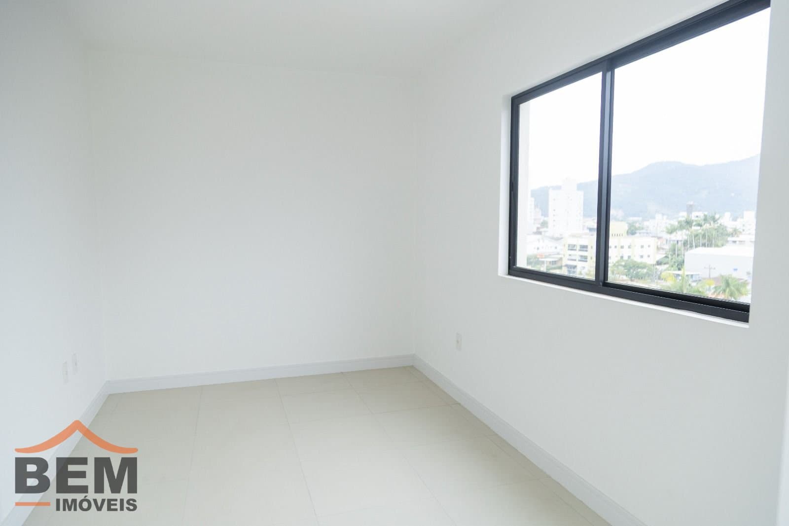 Apartamento para Venda com 3 quartos e 108m² no bairro Centro, em Camboriú