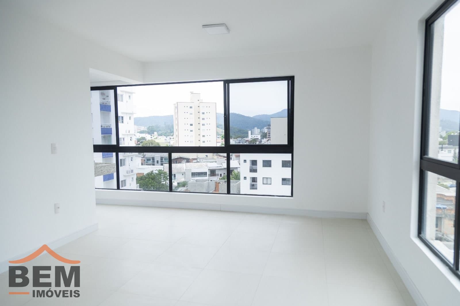 Apartamento para Venda com 3 quartos e 108m² no bairro Centro, em Camboriú