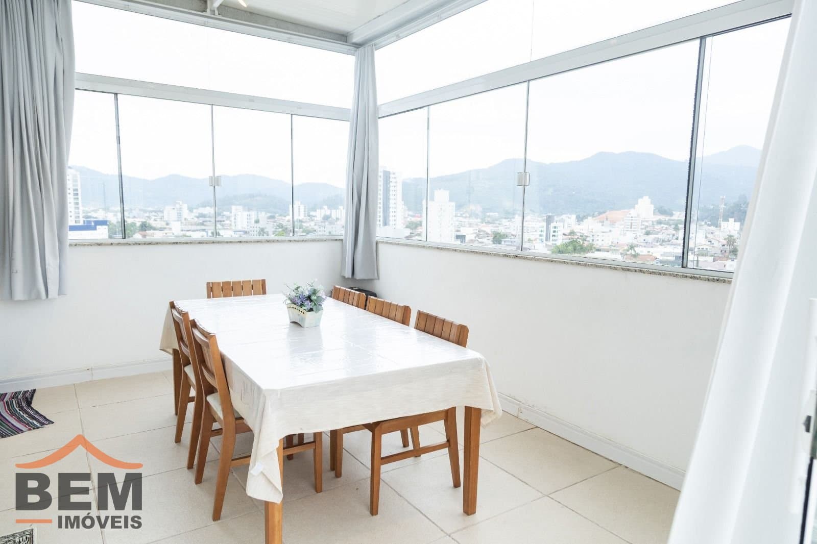 Apartamento para Venda com 3 quartos e 108m² no bairro Centro, em Camboriú
