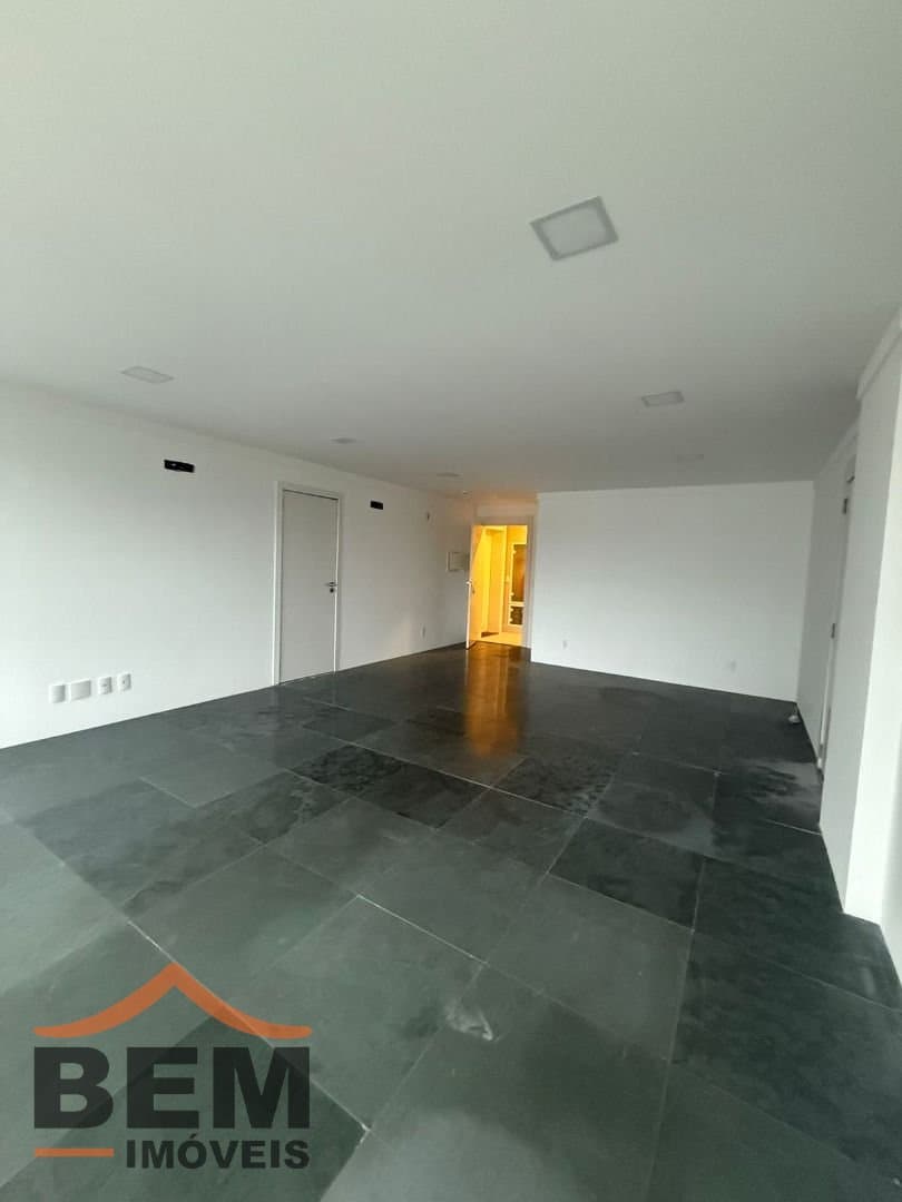 Salas/Conjuntos para Locação com 43m² no bairro Pioneiros, em Balneário Camboriú: 04- SALA COMERCIAL 