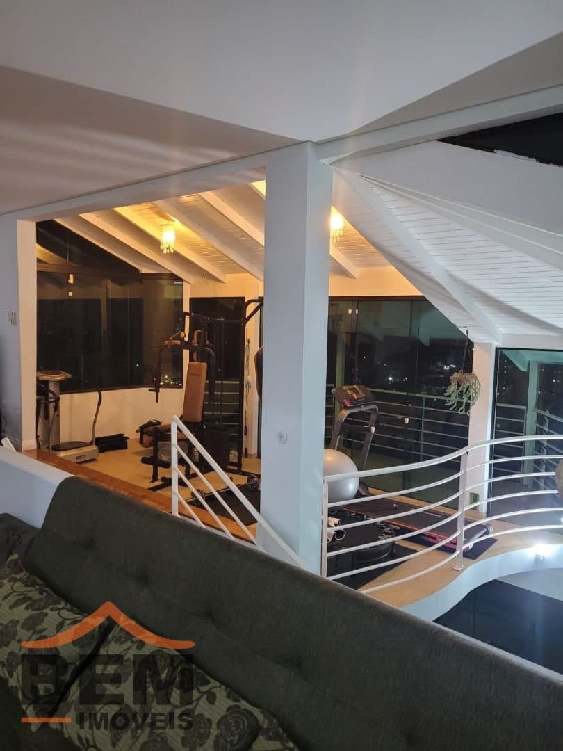 Casa para Venda com 5 quartos e 400m² no bairro Fazenda, em Itajaí