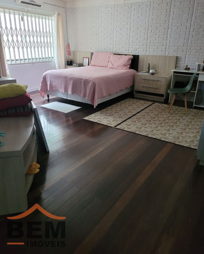 Casa para Venda com 5 quartos e 400m² no bairro Fazenda, em Itajaí